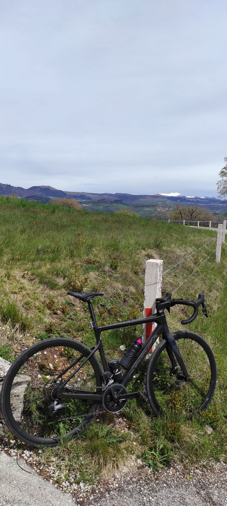 Used Orbea Orca SRAM Rival eTap AXS 2022 Road & Gravel, Schwarz — image 3 of 5