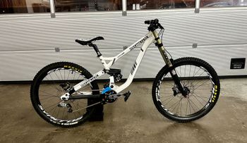 Commencal, Suprême Dh V3 World Cup