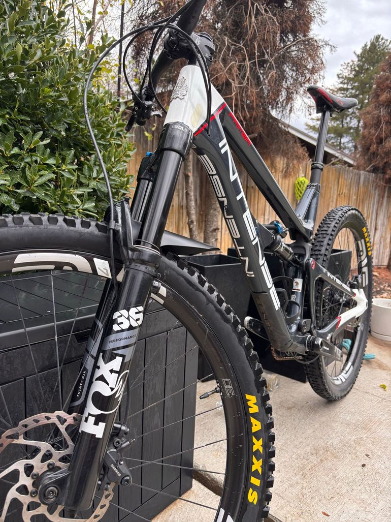 Intense PRIMER 29 PRO 2021 2021