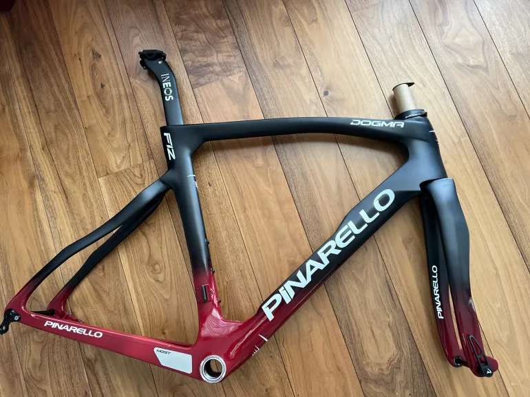 Used Pinarello Dogma F12 Frameset 2019 Road & Gravel, Negro — image 3 of 8