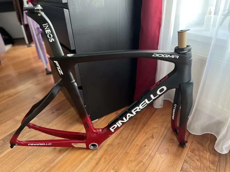 Used Pinarello Dogma F12 Frameset 2019 Road & Gravel, Negro — image 1 of 8