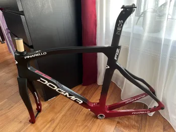 Used Pinarello Dogma F12 Frameset 2019 Road & Gravel, Negro — image 8 of 8