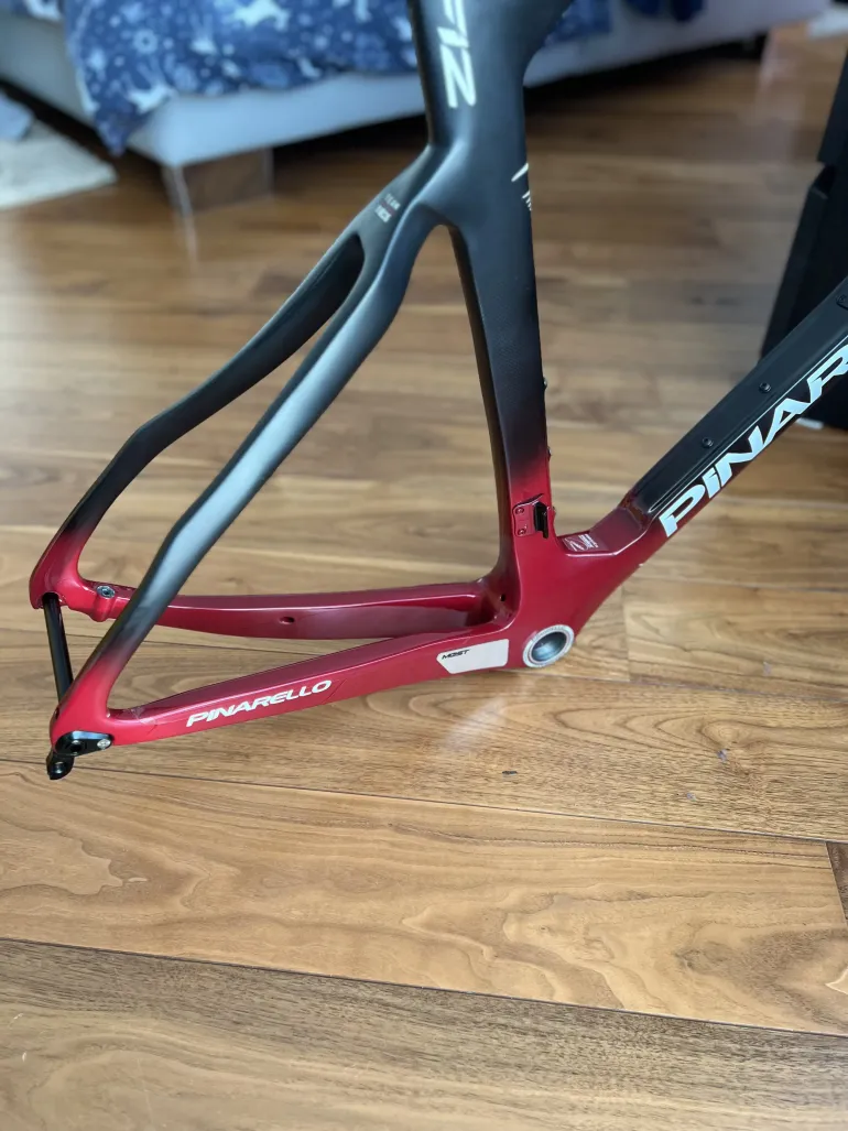 Used Pinarello Dogma F12 Frameset 2019 Road & Gravel, Negro — image 4 of 8