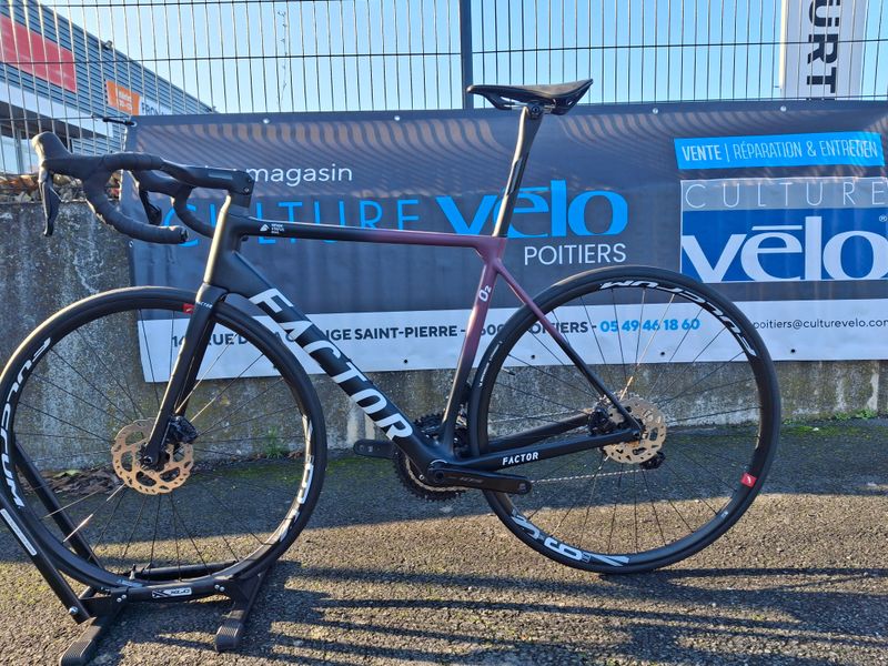Used Factor O2 Shimano 105 2025 Road & Gravel