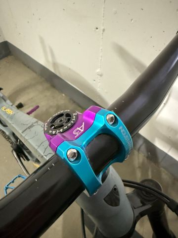 Tweedehands Trek Slash Shimano Deore XT 2023 Mountainbike — afbeelding 5 van 8