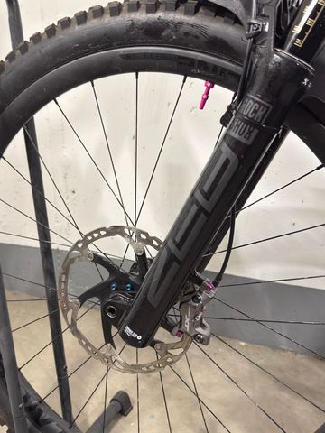 Tweedehands Trek Slash Shimano Deore XT 2023 Mountainbike — afbeelding 4 van 8