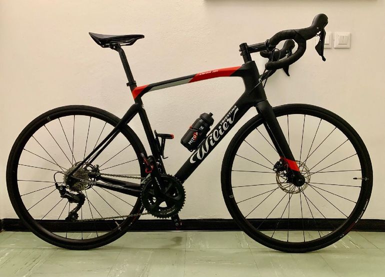 Used Wilier Cento1ndr Shimano 105 2021 Road & Gravel, Black — image 1 of 8