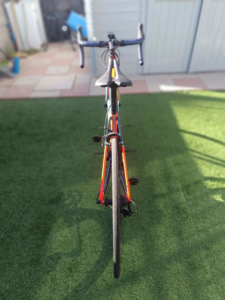 Used Specialized Tarmac Shimano Ultegra 2016 Road & Gravel — image 6 of 7