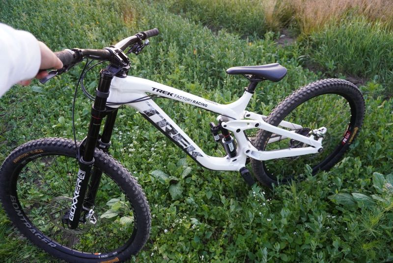 Used Trek Session 9 X01 2024 2024 Mountainbike, White, 29 — image 3 of 8