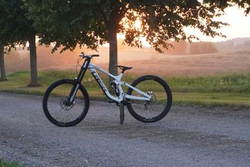 Used Trek Session 9 X01 2024 2024 Mountainbike, White, 29 — image 2 of 8