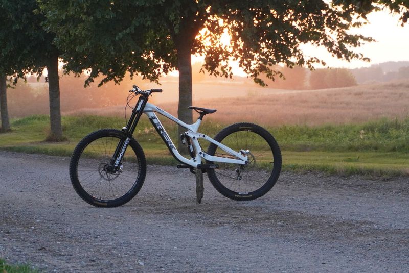 Used Trek Session 9 X01 2024 2024 Mountainbike, White, 29 — image 2 of 8