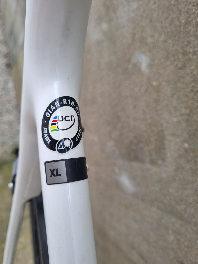 Used Giant TCR Advanced 1 2020 2020 Road & Gravel — image 5 of 9