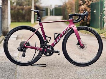 Used Factor OSTRO VAM Scarab - Campagnolo Super Record WRL 13s - W/Bora Ultra WTO 45 2025 Road & Gravel