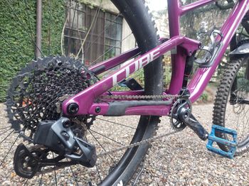 Used CUBE STEREO ONE44 C:68X SLX 2024 2024 Mountainbike, Morado — image 4 of 9