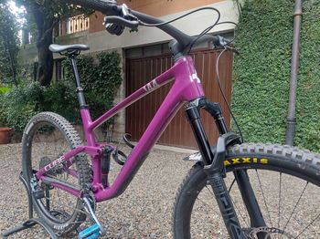 Used CUBE STEREO ONE44 C:68X SLX 2024 2024 Mountainbike, Morado — image 2 of 9