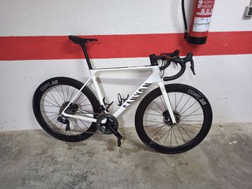 Canyon Ultimate CF SLX 9 Disc Di2 2021 2021 Road & Gravel usato