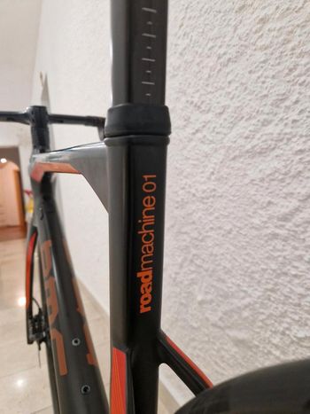 Used BMC BMC Roadmaschine 01 RH51 Carbon Ultergra DI2 2019 Road & Gravel, Orange — image 5 of 19