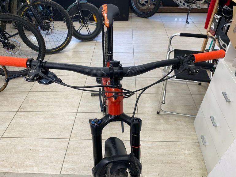Used Trek Slash 7 Gen 5 2023 2023 Mountainbike, Rot, 29 — image 5 of 6