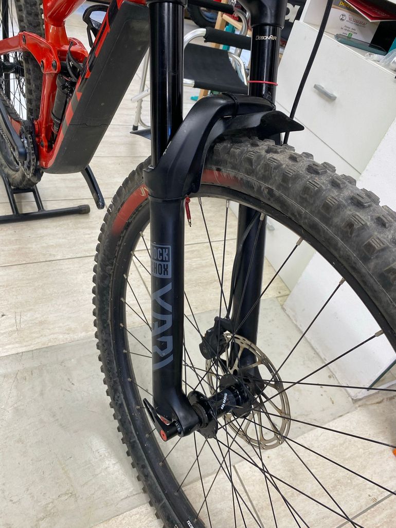 Used Trek Slash 7 Gen 5 2023 2023 Mountainbike, Rot, 29 — image 4 of 6