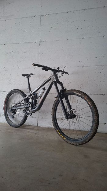 Trek, TREK SLASH ALPHA PLATINUM 2025
