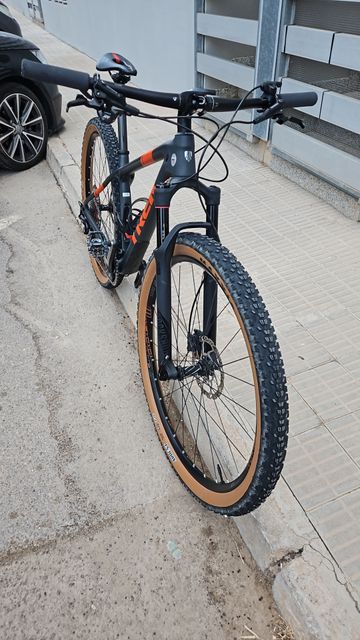Used Trek Procaliber 9.7 2018 2018 Mountainbike, Orange, 29 — image 5 of 6
