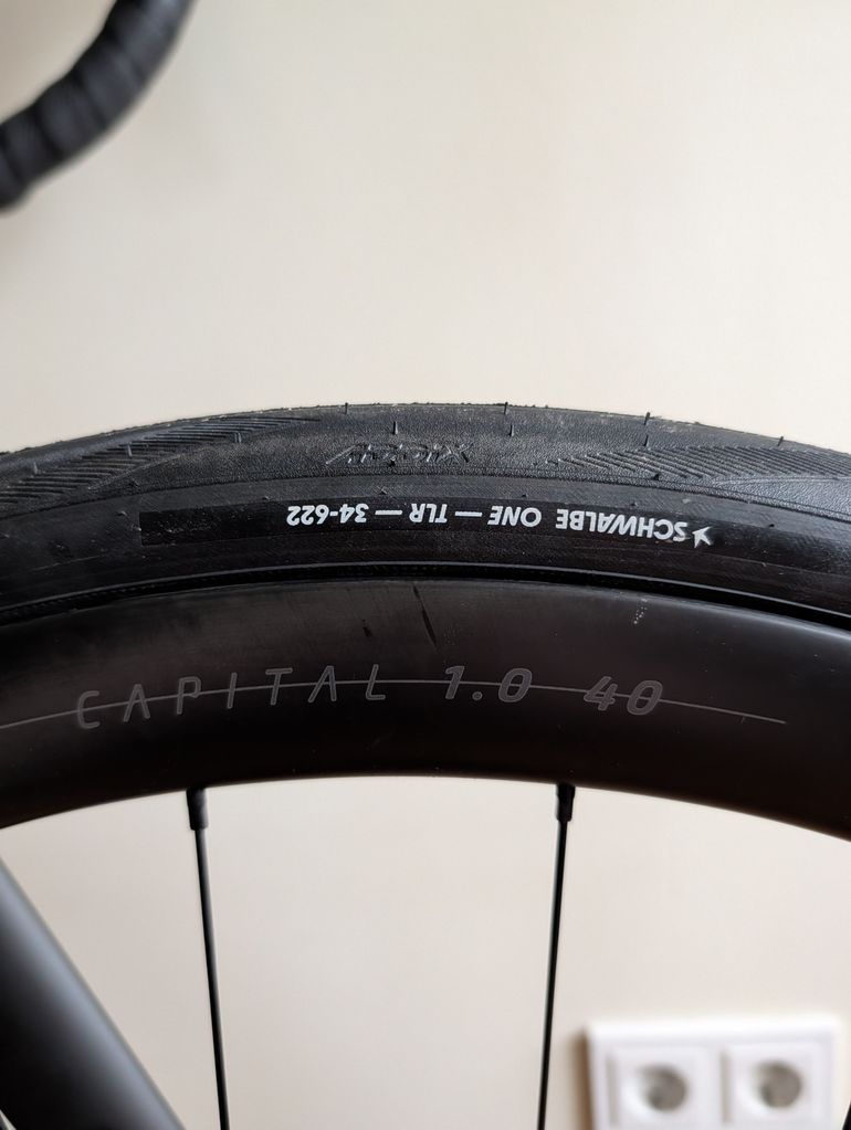 Used Scott Addict 30 2026 2026 Road & Gravel — image 10 of 20