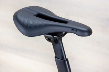 Used Trek Trek Madone SL6 2025 Road & Gravel, Red — image 8 of 18