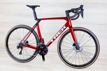 Used Trek Trek Madone SL6 2025 Road & Gravel, Red — image 4 of 18