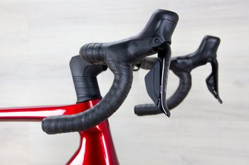 Used Trek Trek Madone SL6 2025 Road & Gravel, Red — image 10 of 18