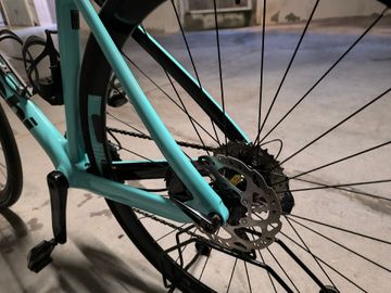 Bianchi Aria - 105 Di2 2022 2022 Road & Gravel usato, Blu — immagine 7 di 14