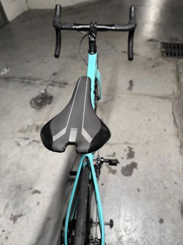 Bianchi Aria - 105 Di2 2022 2022 Road & Gravel usato, Blu — immagine 10 di 14