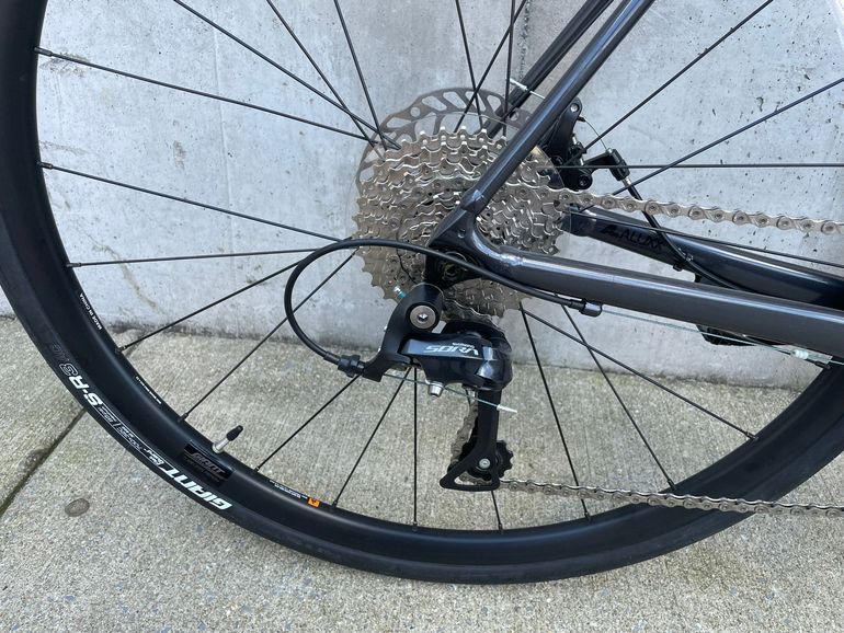 Used Giant Contend AR 3 2022 2022 Road & Gravel, Light Gray — image 4 of 5