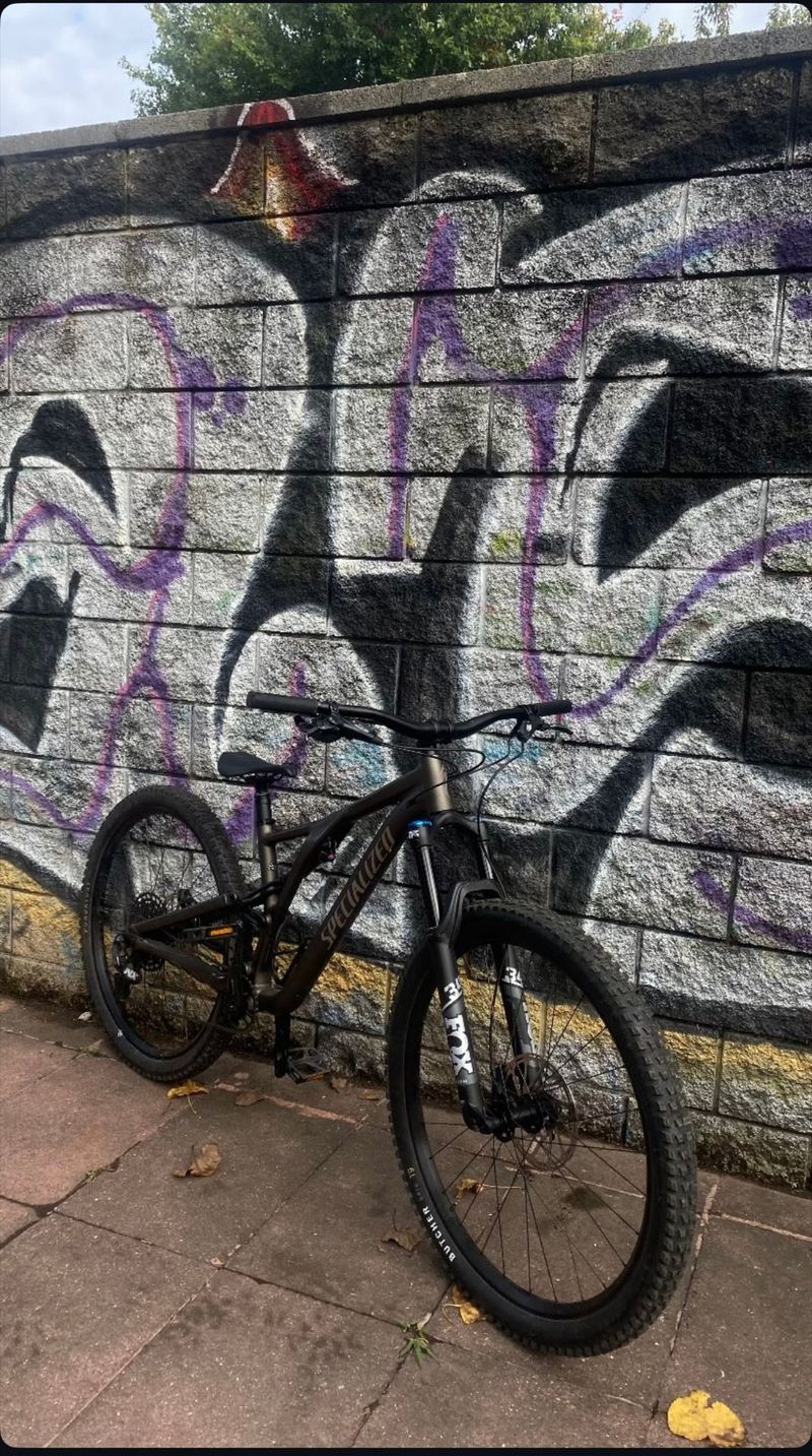 Gebrauchtes Specialized Stumpjumper Sram Eagle Transmission GX 2023 Mountainbike, Hellgrau — Bild 1 von 7