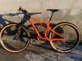 Used Orbea OIZ H20 2021 2021 Mountainbike, Orange, 29 — image 7 of 14
