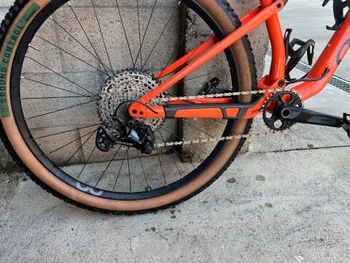 Used Orbea OIZ H20 2021 2021 Mountainbike, Orange, 29 — image 3 of 14