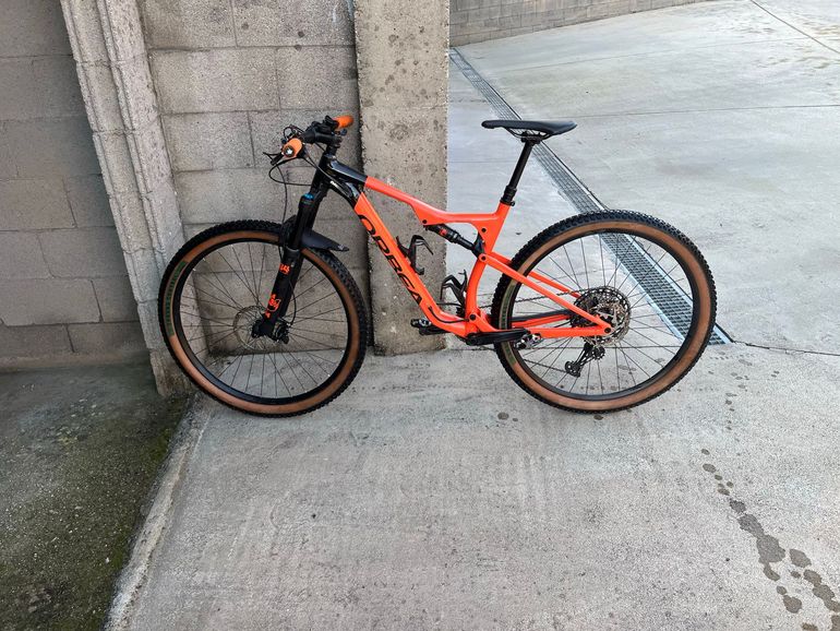 Used Orbea OIZ H20 2021 2021 Mountainbike, Orange, 29 — image 2 of 14