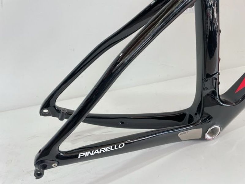 Pinarello F9 Razor Red 530 Frameset 2024 Road & Gravel usato, Rosso — immagine 4 di 5