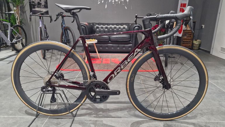 Used Orbea ORCA M20iLTD PWR 2025 2025 Road & Gravel, Red — image 1 of 11