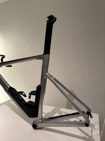 Used BMC Timemachine ROAD 01 ONE 2020 Frameset 2020 Road & Gravel, Light Gray — image 4 of 11