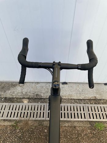 Used Wilier Garda Disc 105 RS171 (L) 2024 Road & Gravel, Black — image 7 of 11