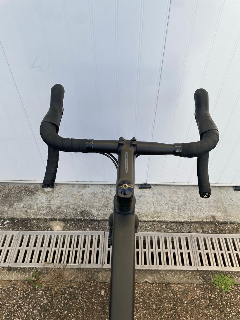 Used Wilier Garda Disc 105 RS171 (L) 2024 Road & Gravel, Black — image 7 of 11