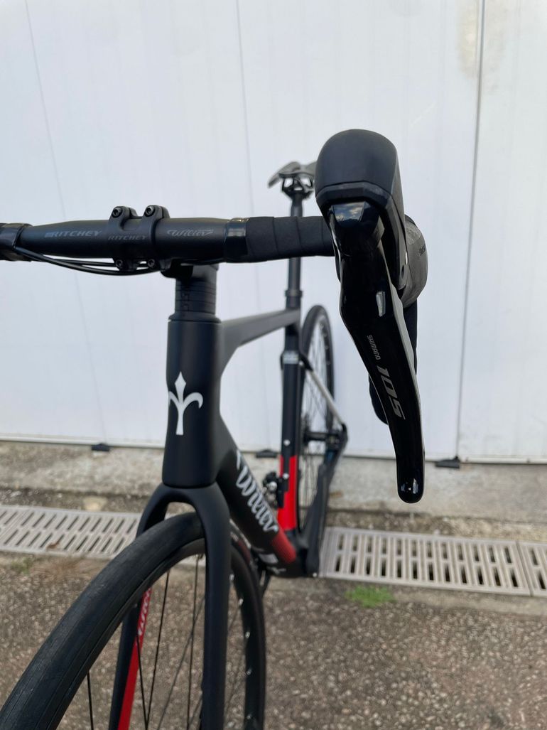 Used Wilier Garda Disc 105 RS171 (L) 2024 Road & Gravel, Black — image 8 of 11