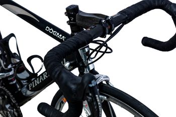 Used Pinarello Pinarello Dogma AK61 Magnesium 2004 Road & Gravel, Negro — image 2 of 8