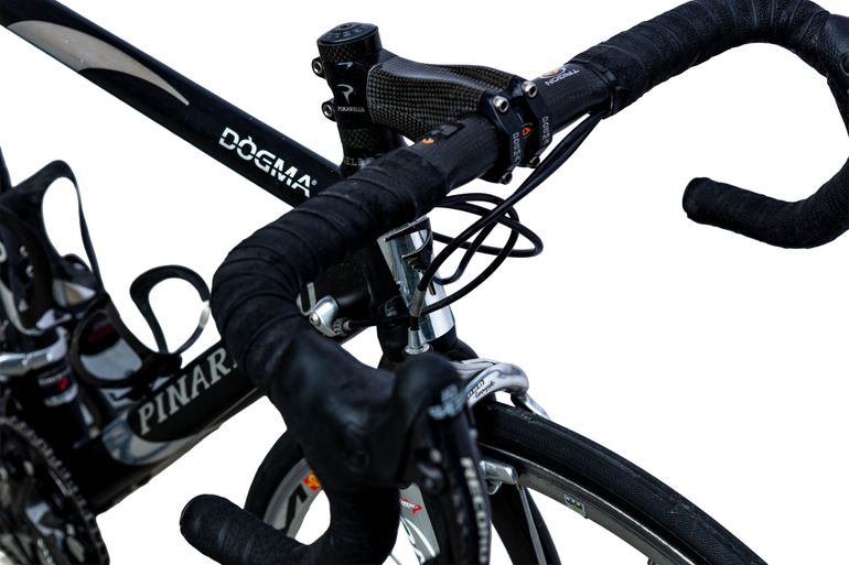 Used Pinarello Pinarello Dogma AK61 Magnesium 2004 Road & Gravel, Negro — image 2 of 8