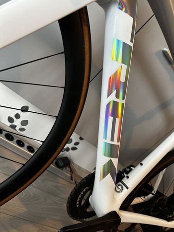 Used Trek Emonda SL7 2024 Road & Gravel, White — image 5 of 6