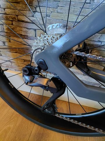Używany Canyon Speedmax CF 8 Di2 2024 2024 Road & Gravel — zdjęcie 5 z 6