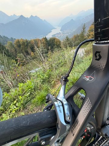 Used Scott foil Premium 2018 Road & Gravel, Black — image 11 of 12