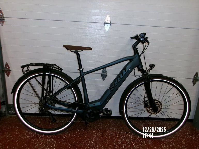 Used Scott Scott Sub Active 2022 Road & Gravel, Blue — image 1 of 7