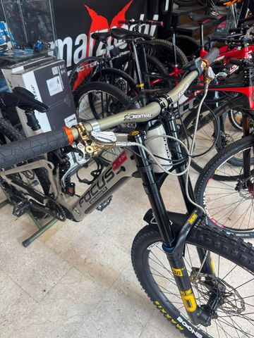 Použité Focus SAM² 6.9 2022 2022 MTB