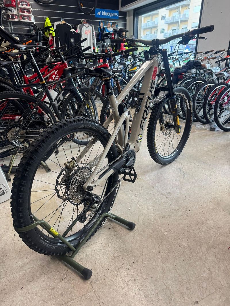 Used Focus SAM² 6.9 2022 2022 Mountainbike, Light Gray, 29 — image 4 of 7